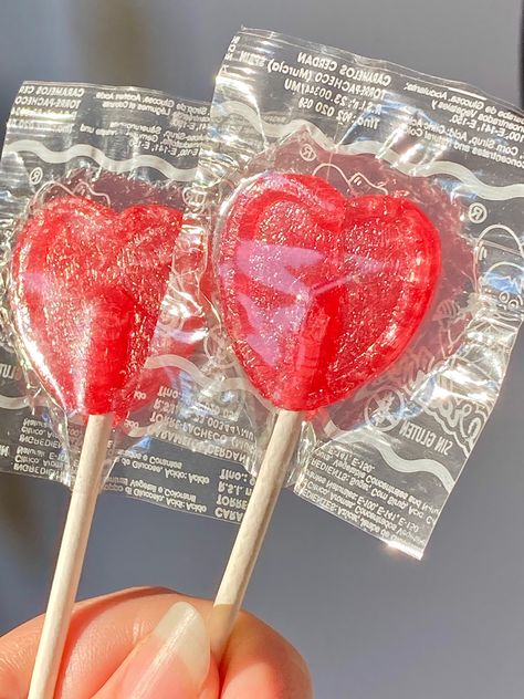 Heart Shaped Lollipops, Valentines Day Baskets, Ice Cream Floats, Cherry Wine, Iphone Wallpaper Hd Nature, Hearts Girl, Lunch Box Recipes, Food Snapchat, Night Aesthetic