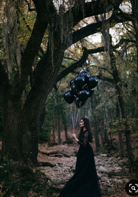 Graveyard Birthday Photoshoot, Rip Birthday Photoshoot, Goodbye 30s Photoshoot, 30th Birthday Photo Ideas For Women, Thirty Photo Shoot Ideas, Gothic Birthday Photoshoot, Goth Birthday Photoshoot, Rip To My 20s Photoshoot, Black Balloons Photoshoot