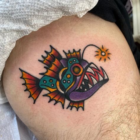 Angler Fish Tattoo Traditional, American Traditional Angler Fish Tattoo, Traditional Sea Creature Tattoo, Weird Traditional Tattoo, American Traditional Fish Tattoo, Colorful Fish Tattoo, American Traditional Fish, Anglerfish Tattoo, Big Traditional Tattoo