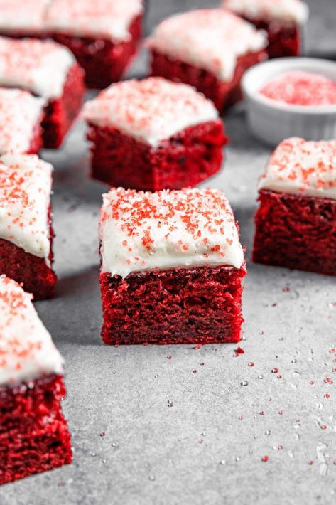 This easy Red Velvet Snack Cake recipe will be your new favorite way to do cake! Topped with a delicious vanilla bean cream cheese frosting. Cake Recipe Red Velvet, Easy Holiday Baking, Snack Cake Recipe, Cup Of Ambition, Cake Mix Brownies, Cake Flour Substitute, Red Velvet Cupcakes Recipe, Cake Red Velvet, Red Velvet Cake Recipe