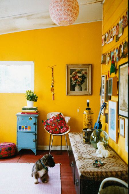 Yellow Bedroom Walls, Kitchen Color Yellow, Trendy Kitchen Colors, Yellow Room, Cute Bedroom Ideas, Yellow Interior, Yellow Bedroom, Yellow Walls, Trendy Bedroom