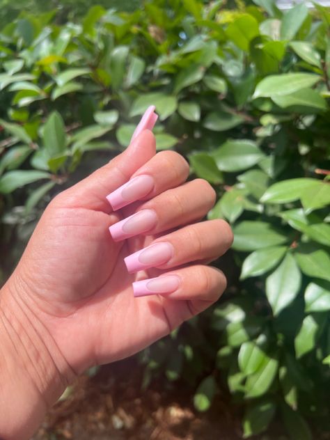 Nail Inspo Matte, V Tips Nails Coffin, French Rosa, Pink French Tip Nails, Pink French Tip, 2024 Nails, French Tip Acrylic Nails, Pink French, Tip Nails