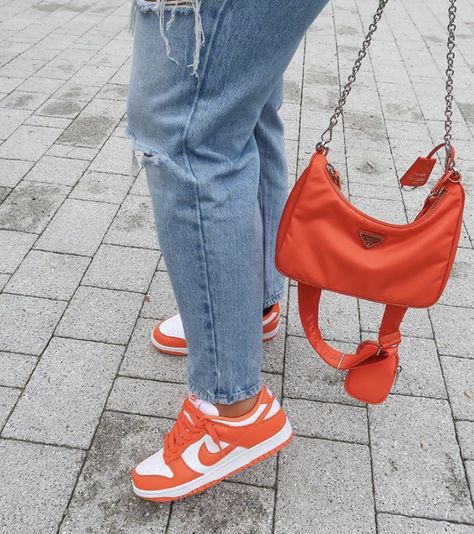 Nike Low Dunks Outfit, Air Jordan Outfit Women, Shoes Women Outfit, Nike Dunk Low Sp, Dunks Outfit, Sneakers Outfit Casual, Air Force Shoes, Nike Fashion Shoes, Shoes Heels Classy