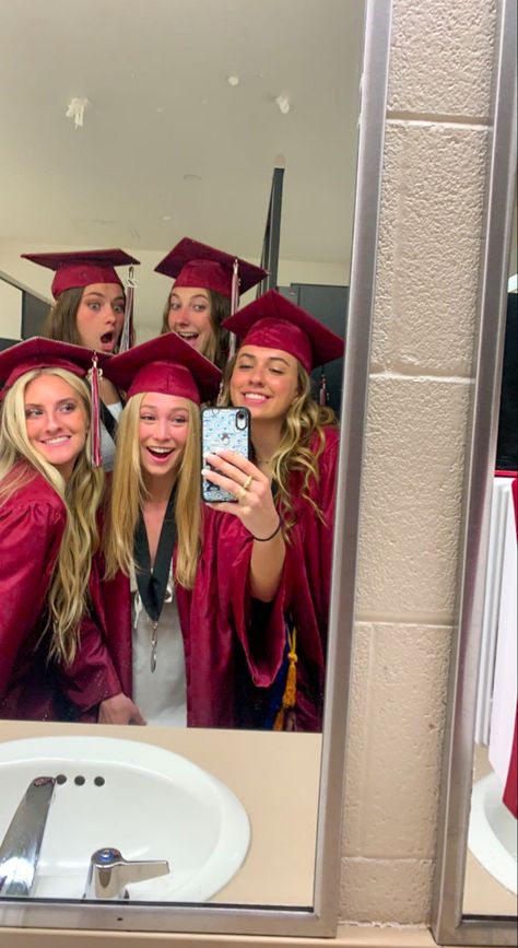 Red Graduation Gown And Cap, Red Cap And Gown Graduation Outfit, Maroon Graduation Gown, Graduation Hair And Makeup, Hair Styles For Graduation Cap, Pictorial Graduation, Hair Ideas For Graduation, Hairstyle For Graduation Pictorial, Graduation Cap Hair