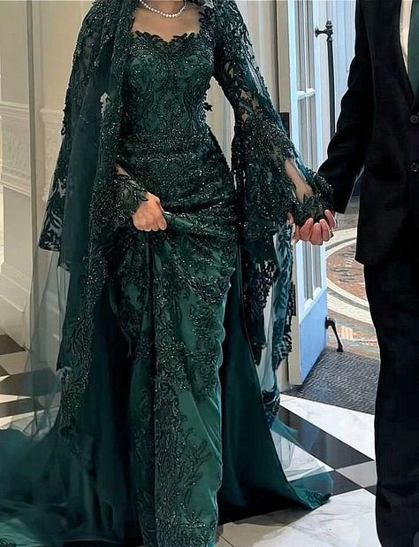 Green Wedding Nikkah Dress Emerald Green Elegant Dresses, Green Engagement Dress, Green Nikkah Dress, Emerald Green Outfit Ideas, Baju Kahwin, Green Wedding Dresses, Nikkah Dress, Classy Wedding Dress, Afghan Dresses