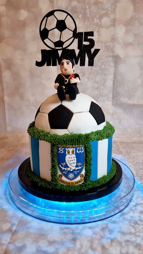 Football Team Cake, Team Cupcakes, Football Topper, Wednesday Cake, Football Cake Toppers, 12th Birthday Cake, Cake Video, Owl Cake, Sheffield Wednesday