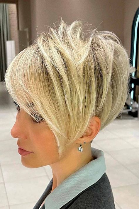 Short Stacked Hair, Longer Pixie Haircut, Stacked Hair, Short Hair Pixie Cuts, Pixie Haircut For Thick Hair, Messy Short Hair, Short Hairstyles For Thick Hair, Short Choppy Hair, Sassy Hair