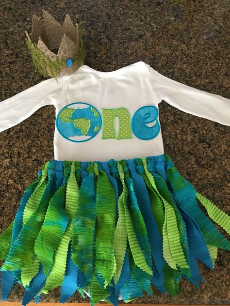 Earth Day Costume, Eco Club, 5th Grade Activities, Preschool Prep, Earth Day Activities, Earth Homes, Girl First Birthday, Earth Day