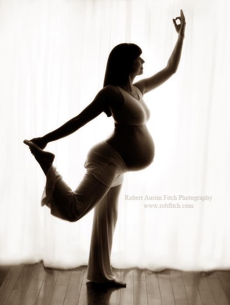 Yoga Photoshoot Ideas, Photos In Nyc, Prenatal Yoga Poses, Maternity Studio Photoshoot, Pregnancy Timeline, Milk Bath Maternity, Yoga Poses Photography, Yoga Photoshoot, Yoga Images