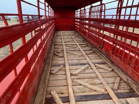 32 Ft. Gooseneck Stock Trailer Livestock Branding, Alfalfa Hay, Stock Trailer, Reining Horses, Rodeo Horses, Barrel Horse, Cattle Ranching, Farm Machinery, Horse Ranch