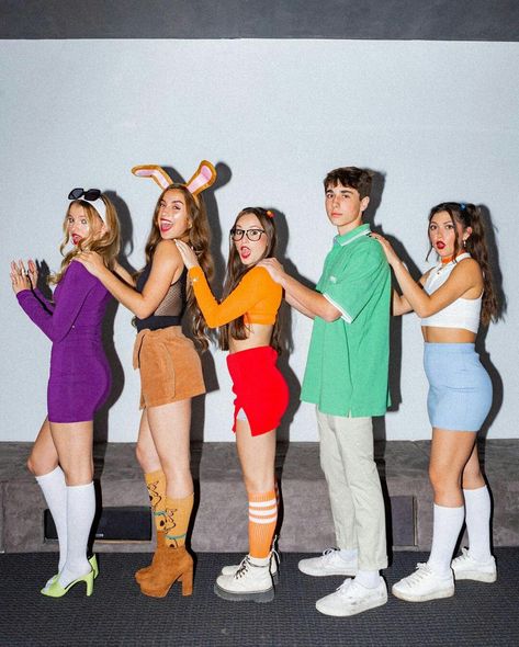 Scooby Doo Disfraz, Scooby Doo Halloween Costumes, Sharlize True, Girl Group Halloween Costumes, Daphne Costume, Cute Group Halloween Costumes, Trio Halloween Costumes, Hot Halloween Outfits, Halloween Coustumes