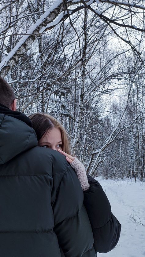 Snow Couple Photoshoot Photo Ideas, Winter Couple Pictures, Couple Photography Winter, Snow Couple, Snow Photoshoot, Instagram Couples, Snow Pictures, Snow Photography, Winter Photoshoot