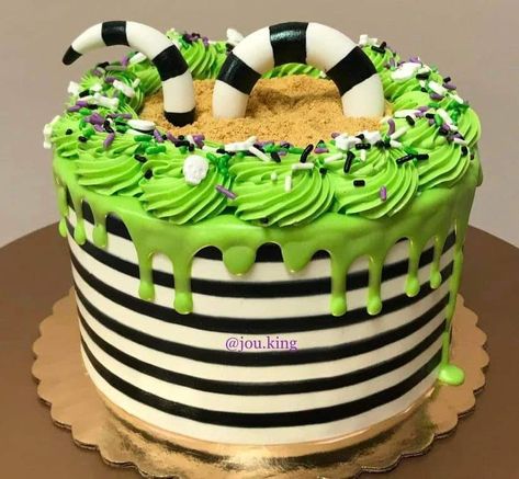 Halloween Cake Design, Horror Cake, Cake Halloween, Spooky Cake, Sugar Cookie Cakes, Movie Cakes, Halloween Characters, Halloween Baking, Dessert Decoration