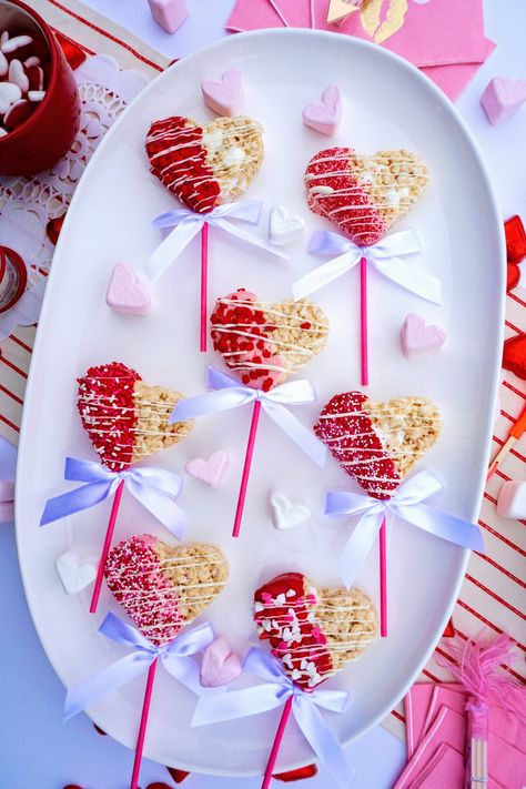 Heart Rice Crispy Treats, Rice Krispie Hearts Valentine Treats, Valentine's Day Desserts For Kids, Non Chocolate Valentines Treats, Valentine’s Day Rice Krispie Treats, Chocolate Covered Rice Krispie Treats Valentines Day, Rice Crispy Valentine Ideas, Valentines Rice Krispies, Rice Krispie Valentine Treats