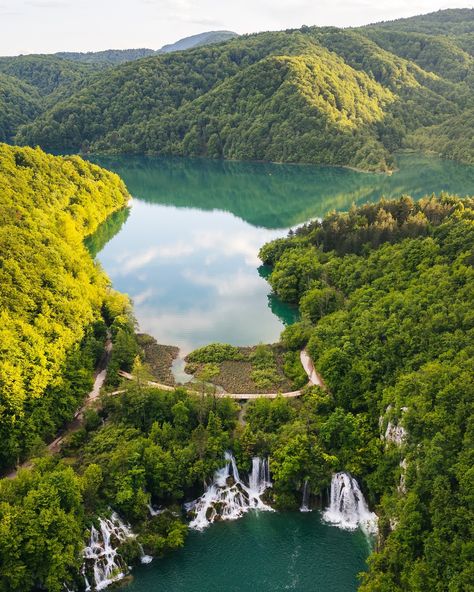 10 places to visit in Croatia ✨🇭🇷 1. Krka National Park 2. Rovinj 3. Cetina River Spring - Blue Eye 4. Plitvice Lakes National Park 5. Pula 6. Primošten 7. Šibenik 8. Split 9. Vrbnik 10. Oprna Bay - #croatia #croatiafulloflife #croatiatravel #travelgram #croatiatrip #travelphotography #placestovisit #visitcroatia Cetina River, Krka National Park, Plitvice Lakes National Park, Split Croatia, Plitvice Lakes, Blue Eye, Croatia, National Park, National Parks