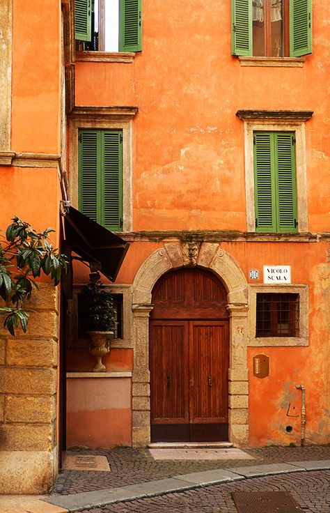 Verona Architecture, Tuscany Aesthetic, Italian Buildings, Environment Modeling, Organic Building, Italy Street, Italian Street, Verona Italy, Italy Aesthetic