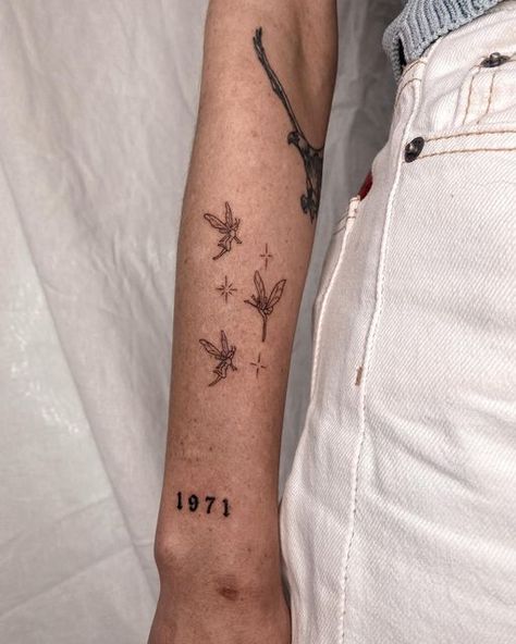 Cool Fine Line Tattoos For Women, Small Arm Tattoos For Women Unique, Fairy Patchwork Tattoo, Pretty Patchwork Tattoos, Thigh Tattoos Women Aesthetic, Dainty Patchwork Sleeve Tattoo, Cute Patchwork Tattoo, Fine Line Patchwork Tattoo, Patchy Sleeve Tattoo Women