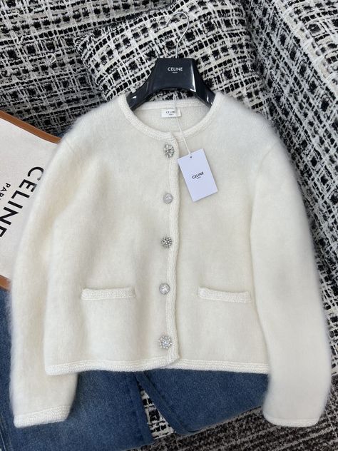 Celine Sweater, Tailored Clothes, Clueless Outfits, Elegante Casual, Simple Trendy Outfits, Warm Outfits, Casual Style Outfits, Knitwear Women, Classy Outfits