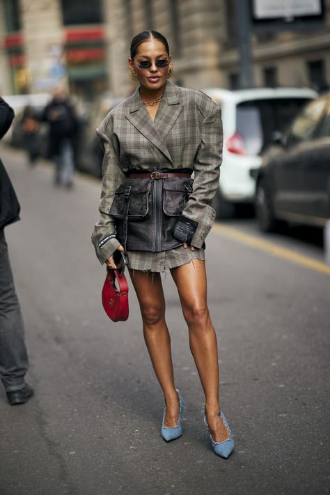 Milan Fall 2024 Street Style Looks We Love - FASHION Magazine 2024 Street Style, Italian Fashion Street, Milan Fashion Week Street Style, Milan Street Style, Milano Fashion Week, Street Style Paris, Style Looks, Autumn Street Style, Best Street Style