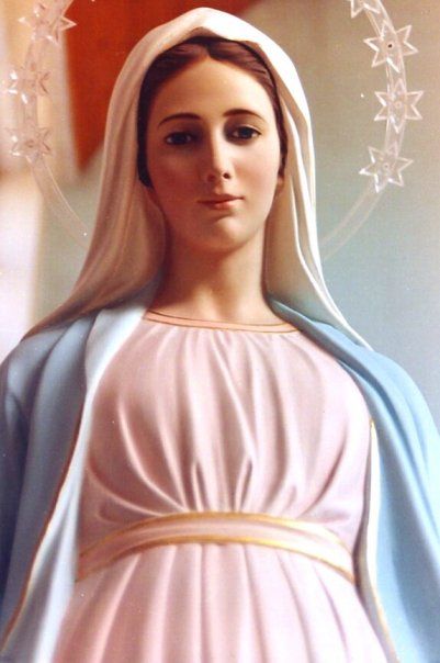 Madre Maria from Medjugorje (former Yugoslavia) Our Lady Of Medjugorje, Mother Mary Pictures, مريم العذراء, Mother Mary Images, Blessed Mary, Virgin Mary Statue, Images Of Mary, Mama Mary, Mary Statue