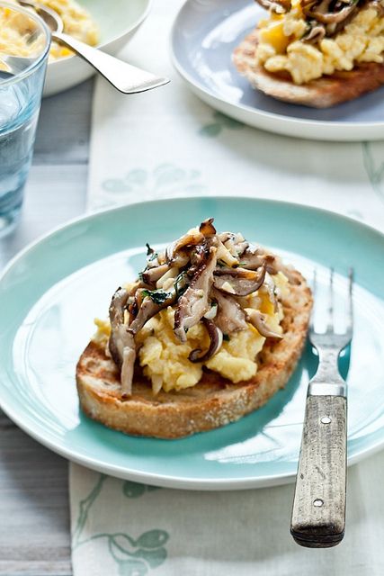 Scrambled Egg Tartines by tartelette, via Flickr Best Scrambled Eggs, Savory Bites, Scrambled Egg, Garlic Mushrooms, What's For Breakfast, Sweet Breads, Brunch Ideas, Savory Breakfast, Open Face