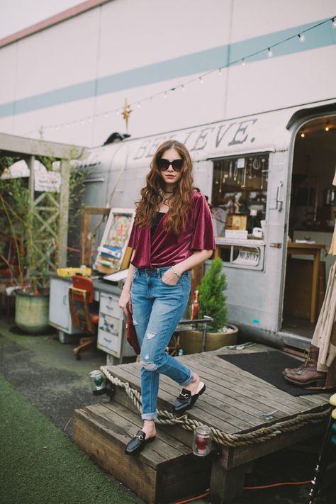 5 Tips for Surviving Thrift Shopping. Thrift shopping tips #thrifting #thrift #thriftshopping How To Upcycle Clothes, Thrift Store Upcycle, Instagram Guide, Thrifted Outfits, Pike Place, Black Clutch, Instagram Worthy, Thrift Store Finds, Packing Light