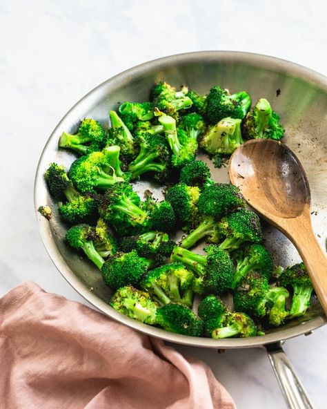 Make your broccoli taste amazing in just 10 minutes! This easy sauteed broccoli highlights its fresh flavor and comes out perfectly crisp tender. #sauteed #broccoli #healthy #mealprep #sidedish #side Broccoli Seasoning, Flavorful Broccoli, Cooking Fresh Broccoli, Sauteed Broccoli, Broccoli Healthy, Seasoned Broccoli, Broccoli Sauteed, Best Broccoli, Broccoli Nutrition