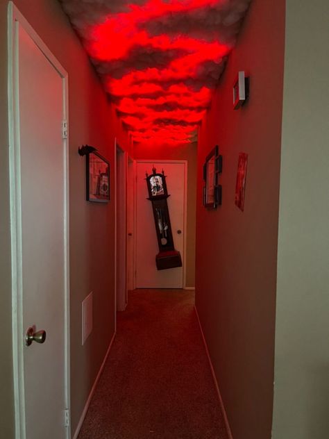 Stranger Things Halloween Decorations, Stranger Things Halloween Party, Demogorgon Stranger Things, Horror Room, Stranger Things Upside Down, Stranger Things Halloween, Pretty Halloween, Stranger Things 2, Fantasy Decor