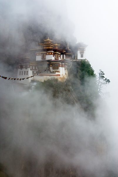 Bhutan Monastery, Suki Avatar, Air Nomads, Mystery Photos, Buddhist Monastery, Thunder Dragon, Water Tribe, Sintra Portugal, Fire Nation