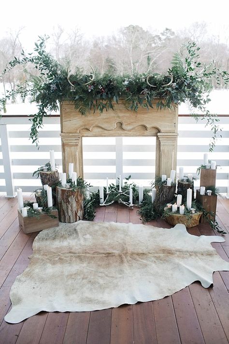 Studio Desing, Rustic Wood Wedding Decor, Winter Wedding Arch, Winter Ceremony, Winter Lodge, Winter Wedding Planning, Rustic Wedding Ceremony, Rustic Winter Wedding, Tree Stumps