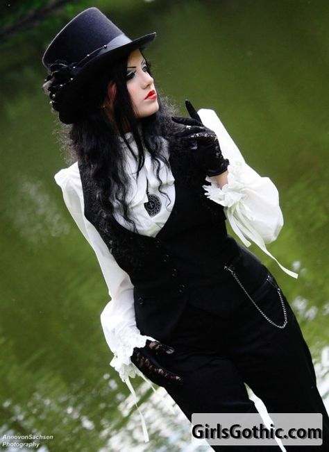 This is part of the amazing collection with gothic girls from www.girlsgothic.com Moda Steampunk, Mode Steampunk, 일본 패션, Style Steampunk, Neo Victorian, Victorian Goth, Victorian Steampunk, Gothic Steampunk, Steampunk Costume