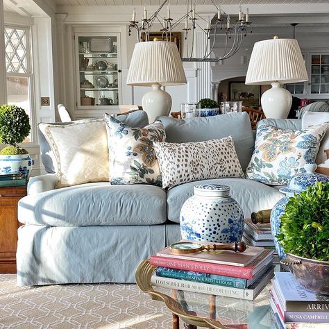 Atlanta was so fun, but there’s literally no place like home! I’ll be posting a list of my favorite Atlanta stores soon. Sofa… Salons Cottage, Style Anglais, Design Darling, Blue White Decor, Cottage Living Rooms, Cottage Interiors, Cottage Living, A Living Room, Cozy Cottage