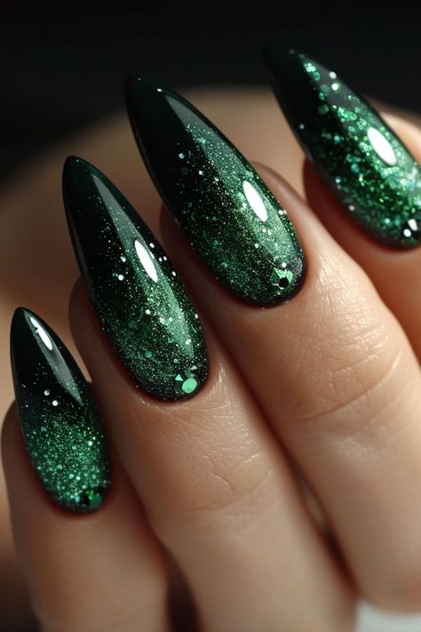 Nails french tip Emerald Nails, Forest Designs, Dark Green Nails, Green Acrylic Nails, Enchanting Forest, Witchy Nails, Formal Nails, Green Nail Designs, Nails Prom