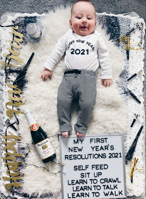 Baby New Years Photoshoot Ideas, 1st New Years Baby Pictures, New Year Infant Photoshoot, January 2 Month Baby Pictures, Baby New Year Photoshoot, January Milestone Picture Ideas, New Year’s Eve Baby Photo Shoot, New Years Milestone Picture, Nye Baby Pictures