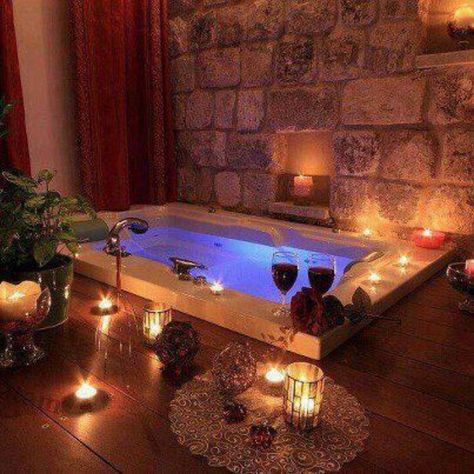 Gorgeous Candle Light Bath, Romantic Bathrooms, Romantic Bath, Massage Place, Romantic Candlelight, Romantic Candles, Romantic Home Decor, Romantic Homes, Dream Bathrooms