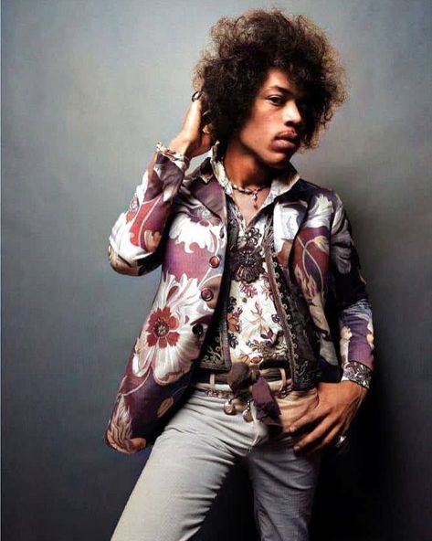 Jimi Hendrix Experience, Tattoo Inspiration Men, Vintage Black Glamour, Stevie Ray Vaughan, Stevie Ray, 60s Fashion, Hendrix, London Uk, Style Icon