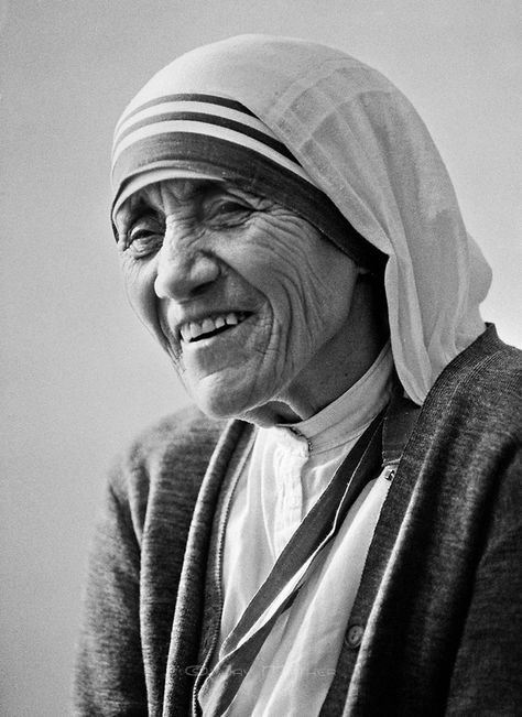 Mother Theresa: Saint Mother Teresa Biography, Mother Teresa Pictures, Mother Teresa Photos, Missionaries Of Charity, Saint Teresa Of Calcutta, Very Important Person, Mother Teresa Quotes, Saint Teresa, Pope John Paul Ii