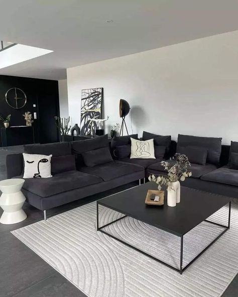 Black Couch Living Room, Black Sofa Living Room, Black Living Room Decor, Modern Apartment Living Room, Black And White Living Room, Black Living Room, White Living Room, Living Room White, Hem Design