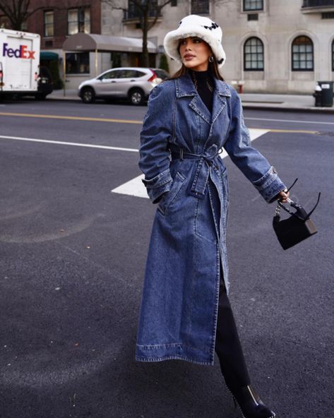 Denim Trench Coat Outfit, Denim Coat Outfit, Coated Jeans Outfit, Long Denim Coat, Trench Outfit, Jean Trench Coat, Long Denim Jacket, Trench Coat Outfit, Denim Trench Coat