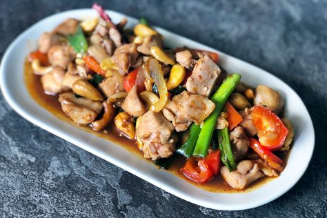 Stir Fried Chicken with Cashew Nuts (Gai Pad Med Mamuang) Pad Med Mamuang, Cashew Nut Chicken, Thai Cashew Chicken, Stir Fried Chicken, Nuts Recipes, Will Cook For Smiles, Cashew Chicken Recipe, Khao Soi, Pickled Cabbage