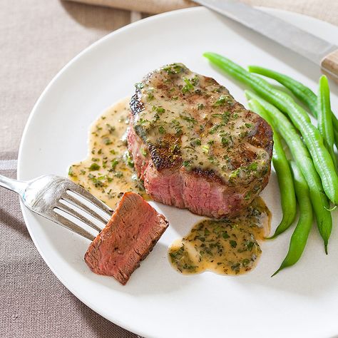 Topping a tender beef fillet with a buttery, garlicky herb sauce sounds easy. So why are the flavors in this Iowa restaurant favorite often so out of whack? Deburgo Sauce, Steak Deburgo Recipe, Cloves Recipes, Grilling Steaks, Summer Herbs, Poblano Sauce, Grilled Steaks, Donut Toppings, Tenderloin Steak