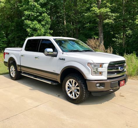 Looking CLEAN 💯  #Regram via @timms_mobile_detaling Ford Suv, First Time Driver, Lincoln Cars, Ford Raptor, Boots Cowboy, Barn Style House, Vehicles For Sale, Ford Truck, Rear Wheel Drive