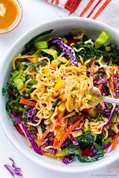 Asian Ramen Noodle Salad Carrots Chicken, Asian Ramen, Ramen Salad, Ramen Noodle Salad, Dressing Salad, Asian Meals, Holiday Salads, Perfect Salad, Noodle Salad Recipes