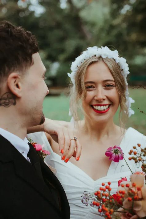 Red Nails Bride Wedding, Flower Hairband Wedding, Hairband Bridal Hairstyle, Bride With Red Nails, Bride Red Lipstick, Bride With Red Lipstick, Red Lipstick Bride, Wedding Nails Red, Red Lips Wedding