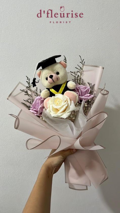 click link for more information and order💫 #bouquet #buketbunga #flower #flowerbouquet #bouquetjakarta #bouquettangerang #aestheticflower #aestheticbouquet #moneybouquet #vaseflower #standingflower #snackbouquet #giftideas #romanticgift #aesthetic Graduation Bear Bouquet, Buket Wisuda Aesthetic, Teddy Bouquet, Bouquet Wisuda, Buket Graduation, Bucket Balon, Hand Buket, Teddy Bear Bouquet, Graduation Flowers Bouquet