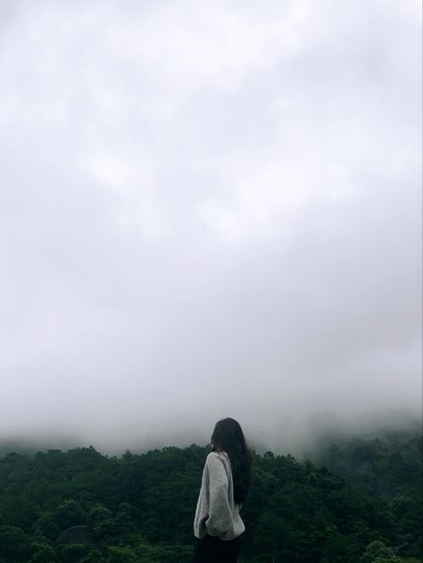 Couple Shadow, Girl In Rain, Belly Pics, Blur Photography, Self Photography, Calligraphy For Beginners, Best Filters For Instagram, Nature Instagram, Dark Nature Aesthetic