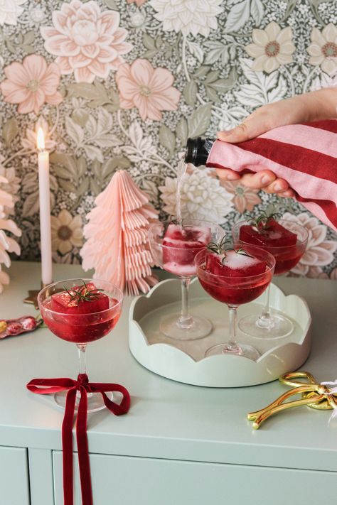 Pink Christmas Fireplace, Pink Christmas Tea Party, Christmas Cocktail Party Aesthetic, Vintage Christmas Decor Diy Craft Ideas, Pink And Red Christmas Decorations, Retro Holiday Party, Pink And Red Christmas Aesthetic, Christmas Aesthetic Party, Brunch Moodboard