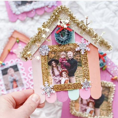 Popsicle Stick House Ornament, Toddler Photo Ornament Craft, Diy Popsicle Stick Ornaments, Christmas School Gifts For Kids, Popsicle Stick Ornaments With Picture, Cute Popsicle Stick Crafts, Christmas Gift Crafts For Kids To Make, No Mantle Christmas Decor, Popsicle Stick Ornaments Kids