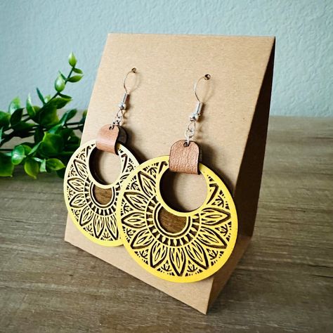 Mini Home Decor, October Weddings, Laser Earrings, Earring Templates, Cricut Earrings, Laser Cut Wood Earrings, Laser Cut Ideas, Laser Engraved Ideas, Filigree Pattern