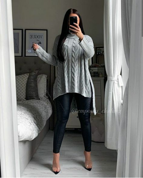 Plus Size Winter Outfits Cold Weather Black Leggings, Thick Girlfriend Outfits Winter, Plus Size Leggings Outfit Winter, Casual Comfy Winter Outfits, Outfits Invierno Curvy, Plus Size Legging Outfits, Leggins Outfit, Mom Outfits Fall, Women Office Outfits